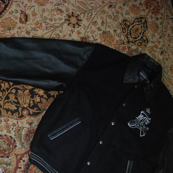 USED— Rare Vintage Avirex 90s NY Hooded American Varsity Jacket MCMLXXV club USA - Picture 6 of 16